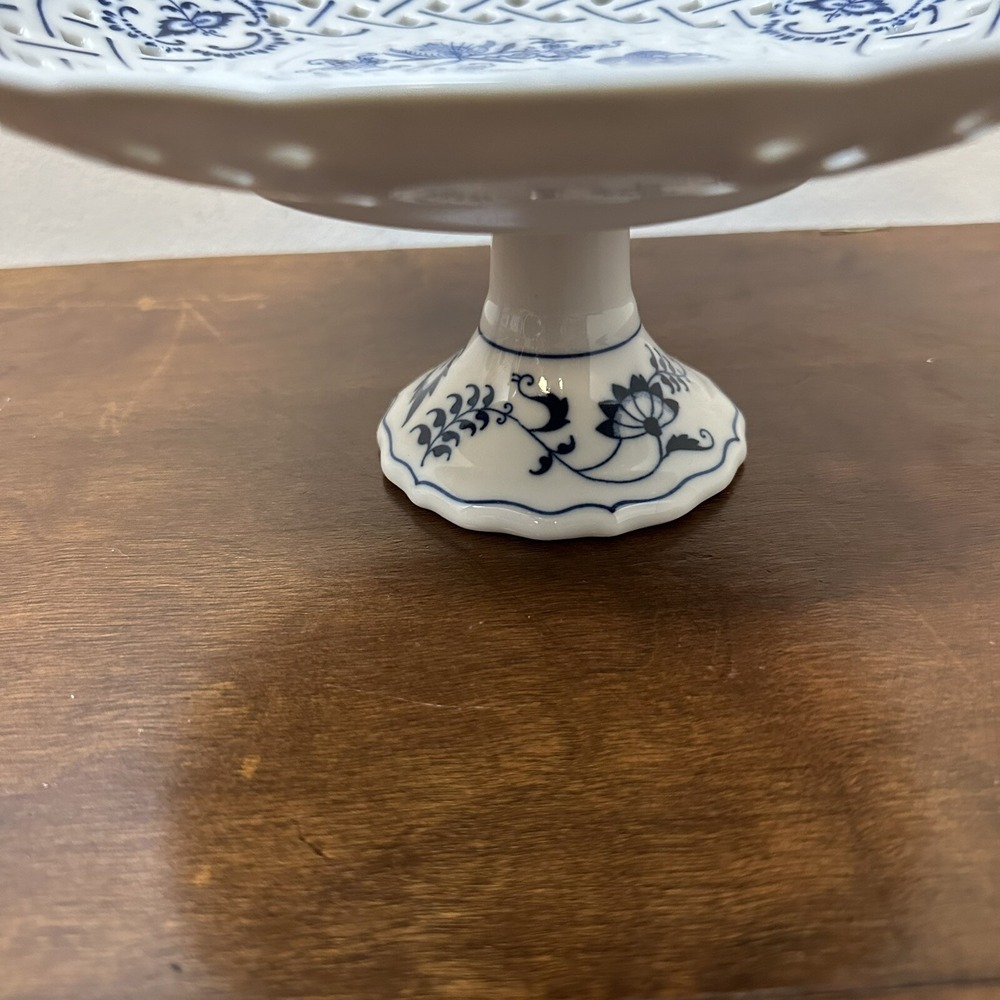 Blue Danube Blue Onion Reticulated Cake Plate Stand 8.5" Made In Japan - Picture 3 of 11